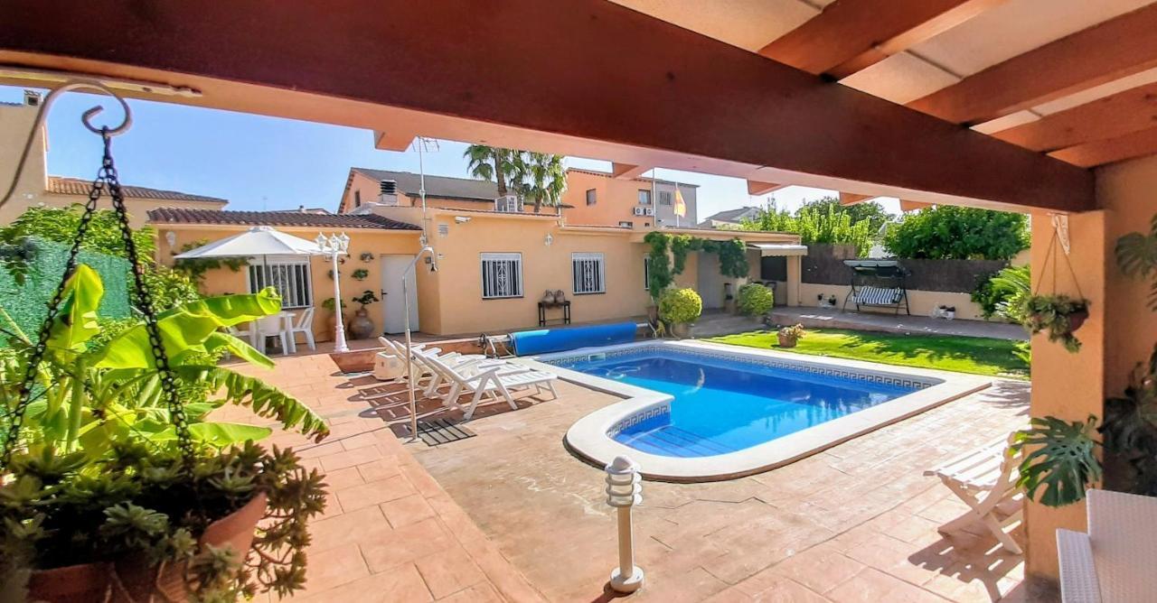 Chalet Vacacional Con Piscina Privada Y Barbacoa Tarragona Exterior foto